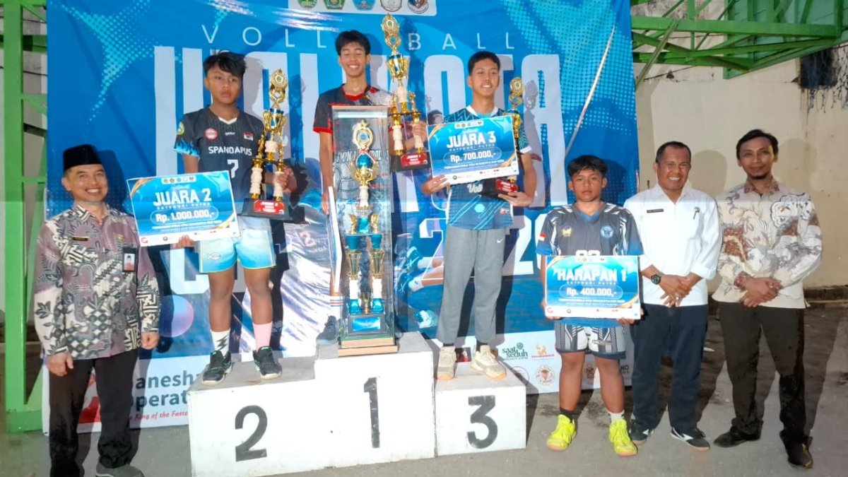 Turnamen Bola Voli Wali Kota Cup 2026 Resmi Ditutup, Kakankemenag Kota Pasuruan Serahkan Hadiah Kepada Para Pemenang